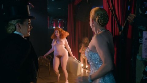 Geena Davis, Kasia Szarek - Pussy Scenes in GLOW s03e09 (2019)