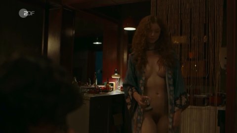 Marleen Lohse - Pussy Scenes in Bella Germania s01e03 (2019)