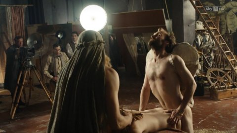 Franziska Holitschke - Pussy Scenes in Babylon Berlin s01 (2017)